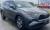 Used 2022 Toyota Highlander XLE image 2