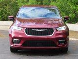 Used 2023 Chrysler Pacifica Touring-L image 4