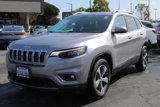 Used 2021 Jeep Grand Cherokee Laredo image 2