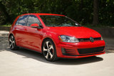 Used 2017 Volkswagen Golf S image 2