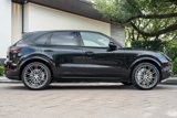 Used 2021 Porsche Cayenne Turbo image 5