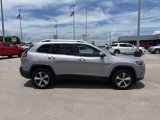 Used 2019 Jeep Cherokee Limited image 4