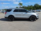Used 2017 Ford Explorer XLT image 3