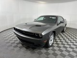 Used 2023 Dodge Challenger SXT image 2