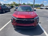 Used 2025 Chevrolet Trax RS image 2