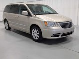 Used 2014 Chrysler Town & Country Touring image 6