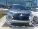 Used 2023 Mitsubishi Outlander SE image 2