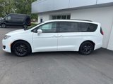 Used 2018 Chrysler Pacifica Touring-L Plus w/ S Appearance Package image 2