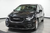 Used 2023 Chrysler Pacifica Touring-L image 3