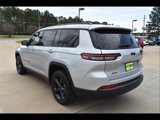 Used 2023 Jeep Grand Cherokee L Laredo image 4