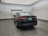 Used 2017 Ford Fusion SE w/ Fusion SE Technology Package image 6