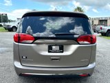 Used 2017 Chrysler Pacifica Limited image 6
