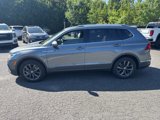 Used 2022 Volkswagen Tiguan SE w/ Panoramic Sunroof Package image 5