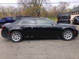 Used 2018 Chrysler 300 Touring L image 4