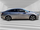 Certified 2022 Hyundai Elantra Limited image 3