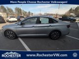 Used 2025 Volkswagen Jetta SE image 3