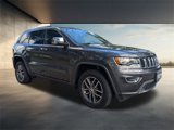 Used 2018 Jeep Grand Cherokee Limited image 2