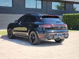 Certified 2024 Porsche Macan image 3