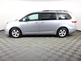 Used 2015 Toyota Sienna LE image 2