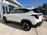 Used 2025 Kia Seltos EX w/ EX Sunroof Package image 4