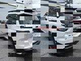Used 2022 Jeep Grand Cherokee L Laredo image 5