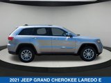 Used 2021 Jeep Grand Cherokee Laredo image 2