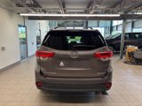 Used 2017 Toyota Highlander XLE image 5
