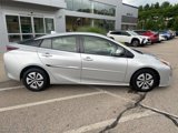 Used 2017 Toyota Prius Four image 2