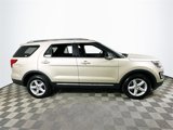 Used 2017 Ford Explorer XLT image 2
