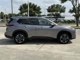 Used 2024 Nissan Rogue SV image 3