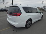 Used 2023 Chrysler Pacifica Touring-L image 3