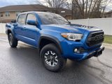 Used 2017 Toyota Tacoma TRD Off-Road image 2