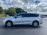 Used 2023 Chrysler Pacifica Touring image 4