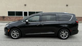 Used 2017 Chrysler Pacifica Limited w/ UConnect Theater Package image 4