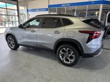 Used 2025 Chevrolet Trax LT w/ Driver Confidence Package image 5
