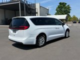 Certified 2025 Chrysler Pacifica Select image 3