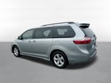 Used 2018 Toyota Sienna LE image 5