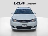 Used 2020 Chrysler Pacifica Touring-L image 2