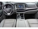 Used 2019 Toyota Highlander XLE image 2