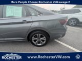 Used 2023 Volkswagen Jetta SE image 4