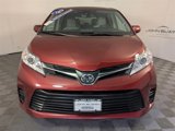 Used 2018 Toyota Sienna LE image 2