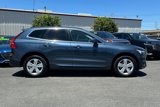 Used 2022 Volvo XC60 B5 Momentum image 3