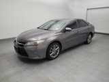 Used 2017 Toyota Camry SE image 2
