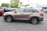 Certified 2019 Toyota Highlander XLE image 2