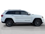 Used 2017 Jeep Grand Cherokee Limited w/ Luxury Group II image 6
