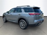 Used 2015 Nissan Rogue SL w/ SL Premium Package image 5
