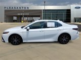 Used 2023 Toyota Camry SE image 2