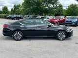 Used 2024 Nissan Altima 2.5 SV image 3