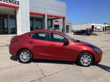 Used 2019 Toyota Yaris L image 2