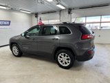 Used 2017 Jeep Cherokee Latitude image 3